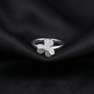 Van Cleef & Arpels, Frivole ring, 1 flower, small model